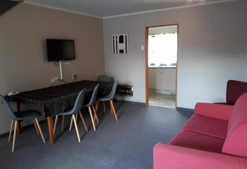 Отель Aquarius Motor Inn