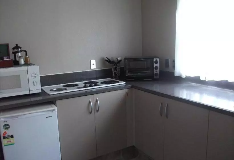 Отель Aquarius Motor Inn