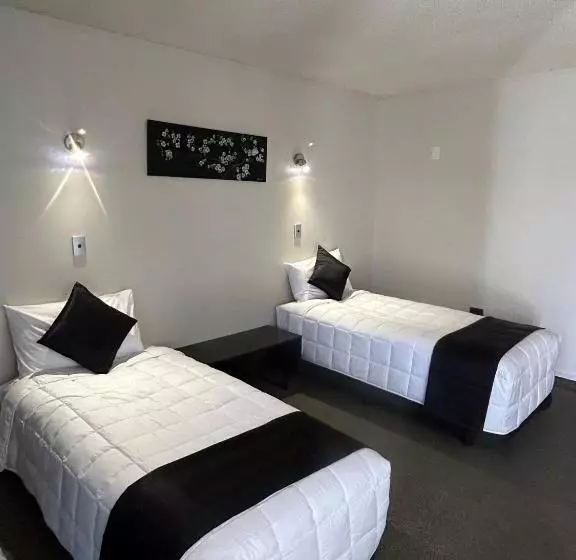 Отель Aquarius Motor Inn