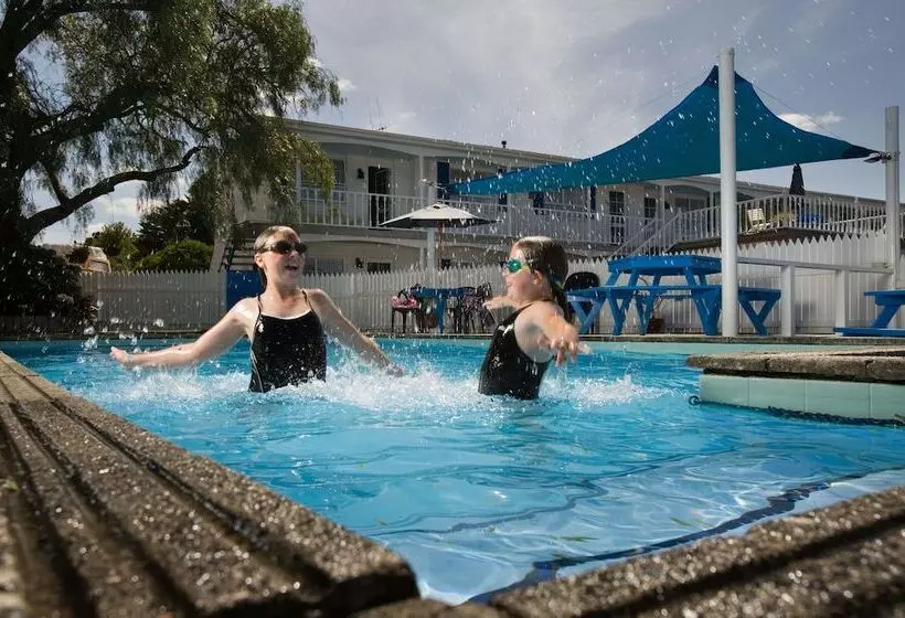 ホテル Boundary Court Motor Inn