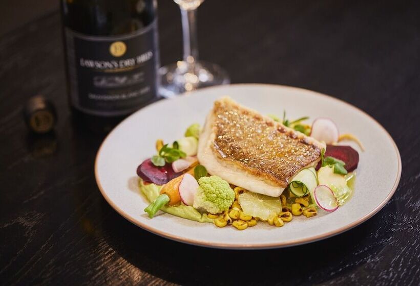 בית מלון כפרי Carnmore Chateau Marlborough