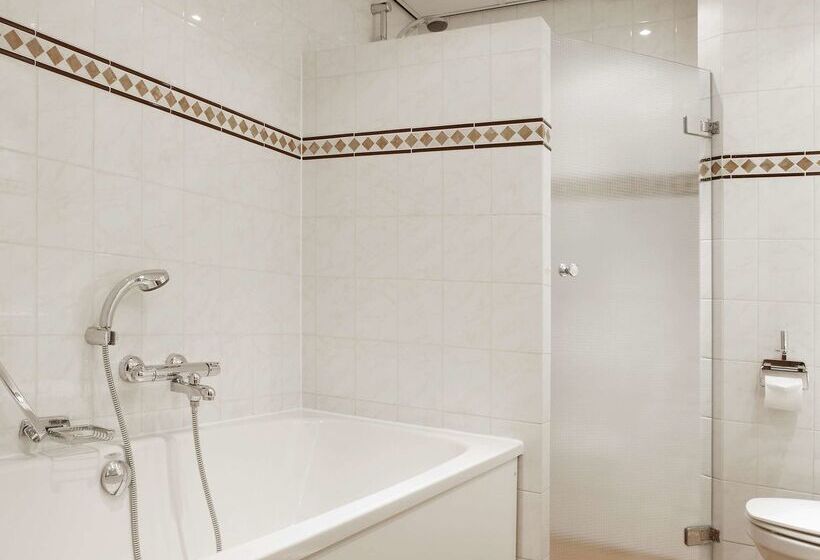 هتل NH Amsterdam Schiphol Airport