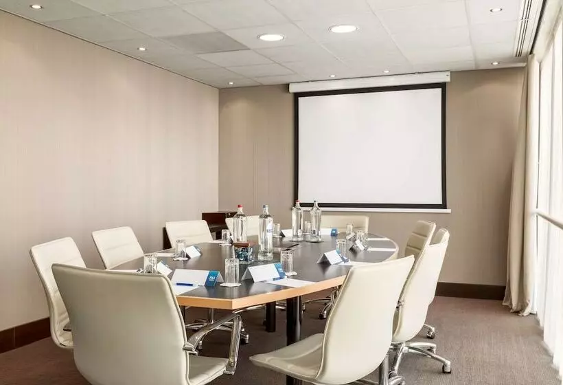 호텔 NH Amsterdam Schiphol Airport