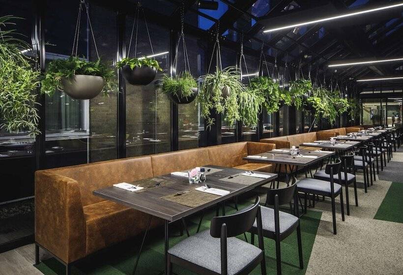 هتل NH Amsterdam Schiphol Airport