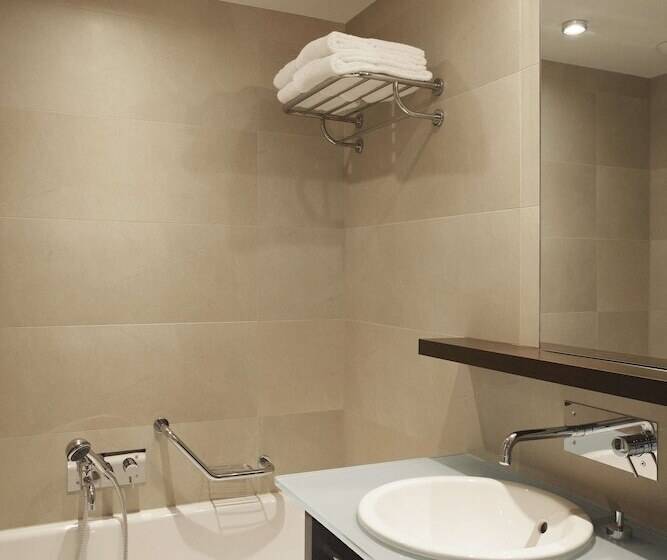 هتل NH Amsterdam Schiphol Airport