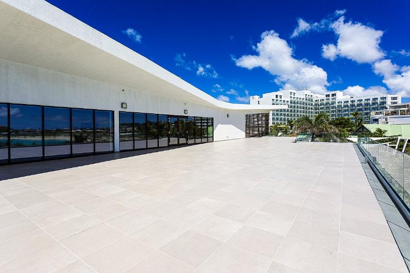 هتل Sonesta Maho Beach Resort And Casino And Spa