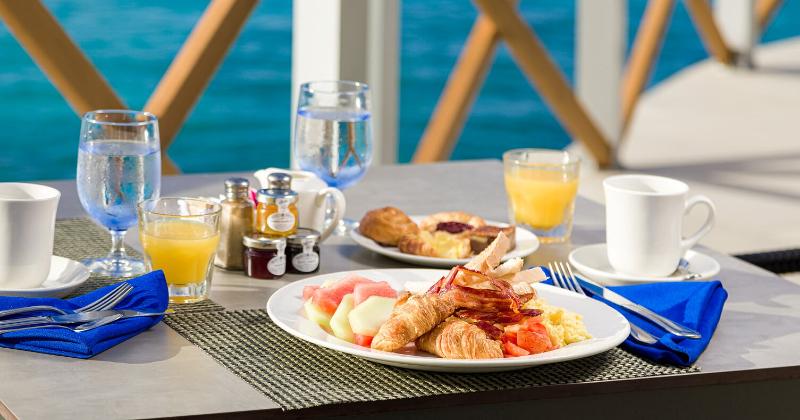 هتل Sonesta Maho Beach Resort And Casino And Spa