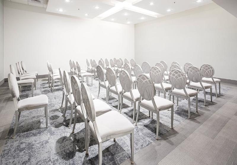 هتل Sonesta Maho Beach Resort And Casino And Spa