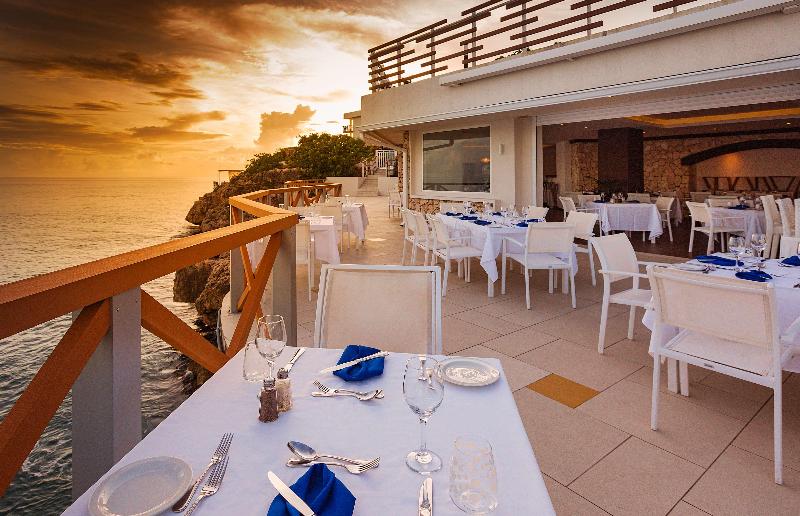 هتل Sonesta Maho Beach Resort And Casino And Spa