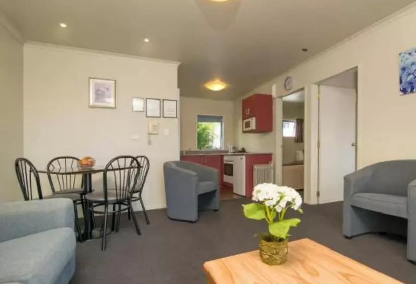 מוטל Aldan Lodge