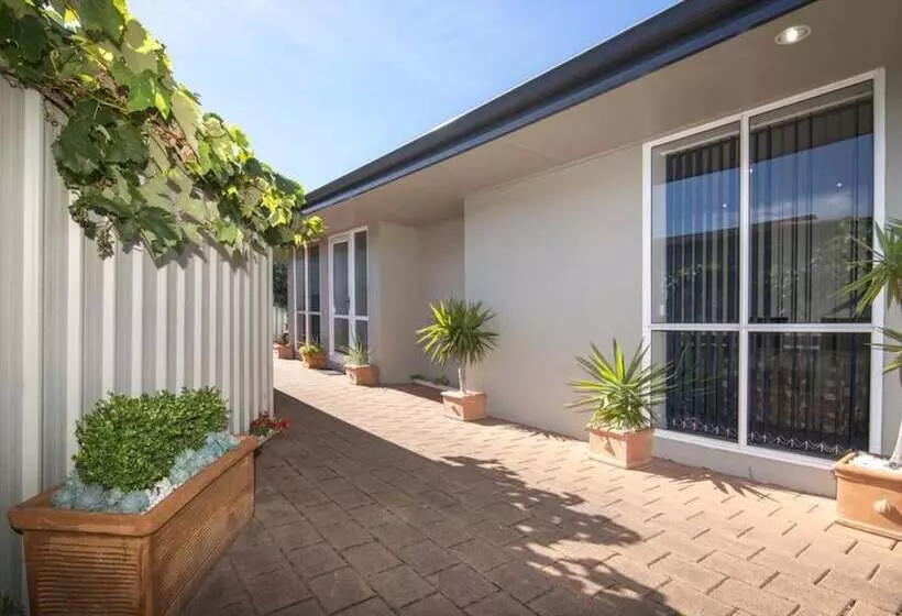 מוטל Aldan Lodge