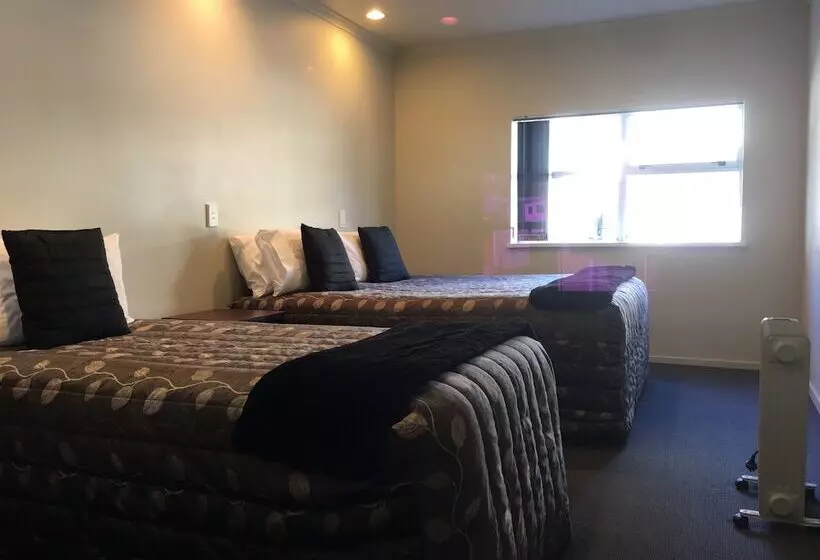 מוטל Aldan Lodge