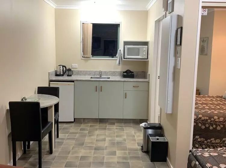 מוטל Aldan Lodge