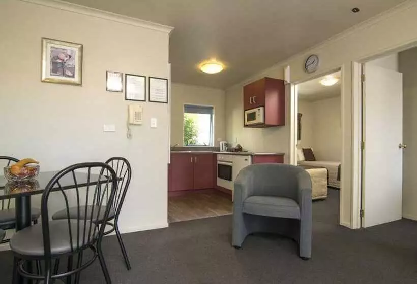 מוטל Aldan Lodge