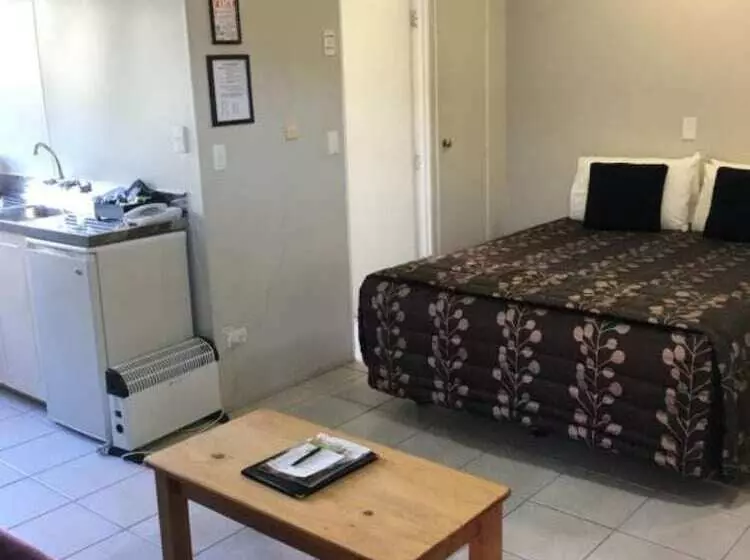 מוטל Aldan Lodge