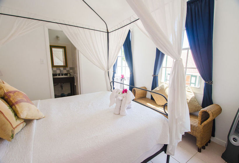 Queen's Gardens Resort