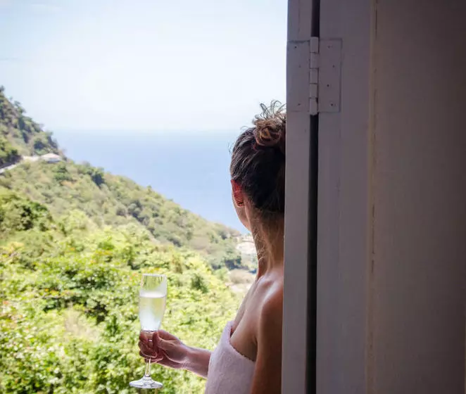 Queen's Gardens Resort