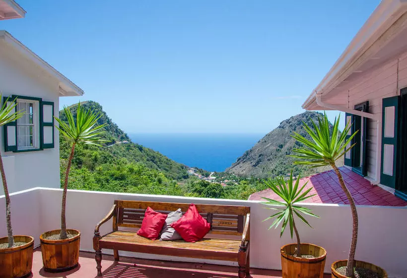 Queen's Gardens Resort