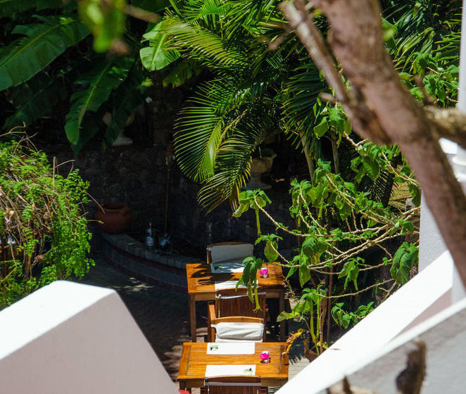 Queen's Gardens Resort