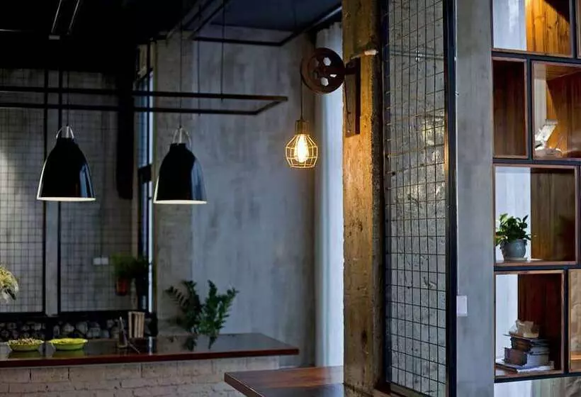 Aamiaismajoitus (B&B) Zero Five One Seven Inn