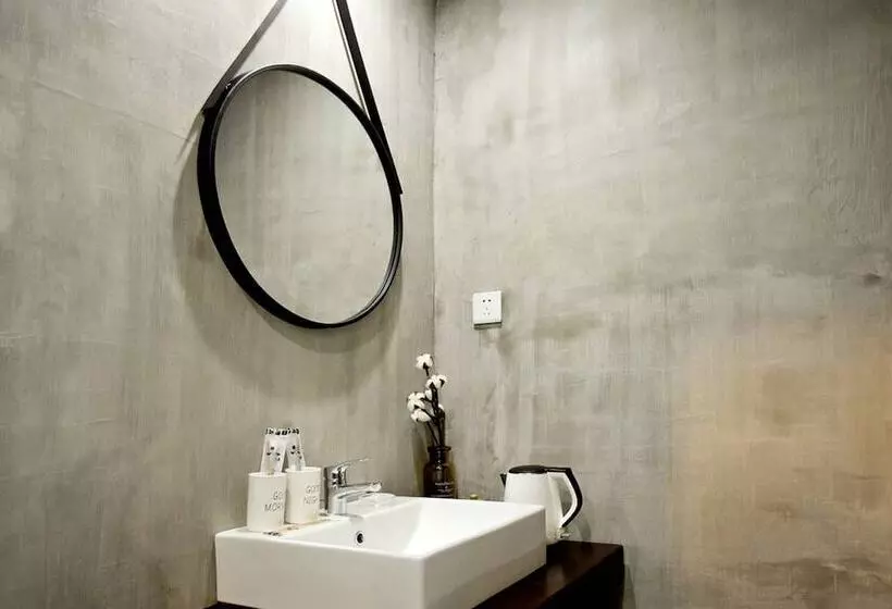 Aamiaismajoitus (B&B) Zero Five One Seven Inn
