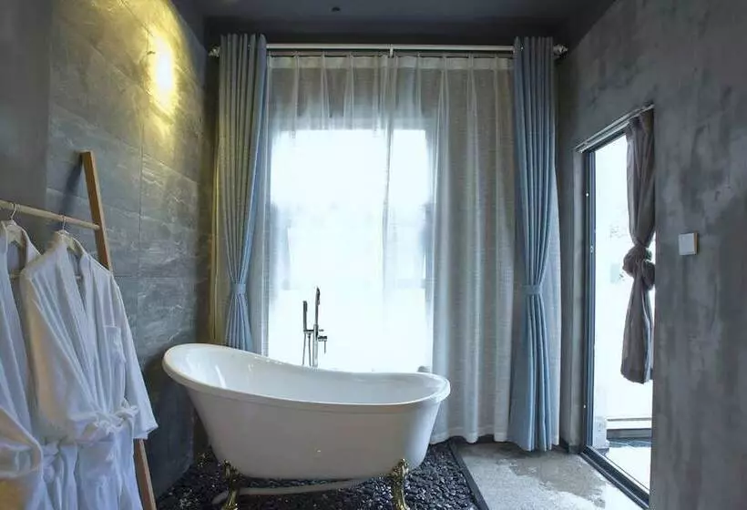 Aamiaismajoitus (B&B) Zero Five One Seven Inn
