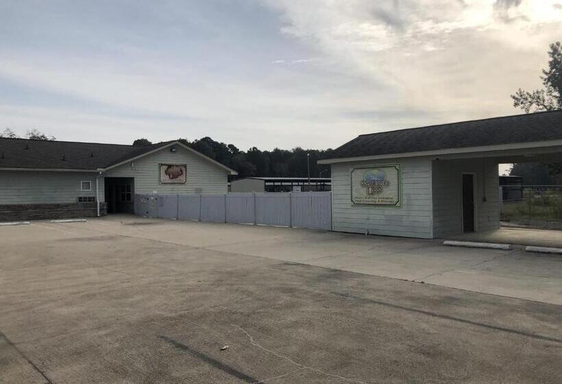 モーテル Weiss Lake Lodge