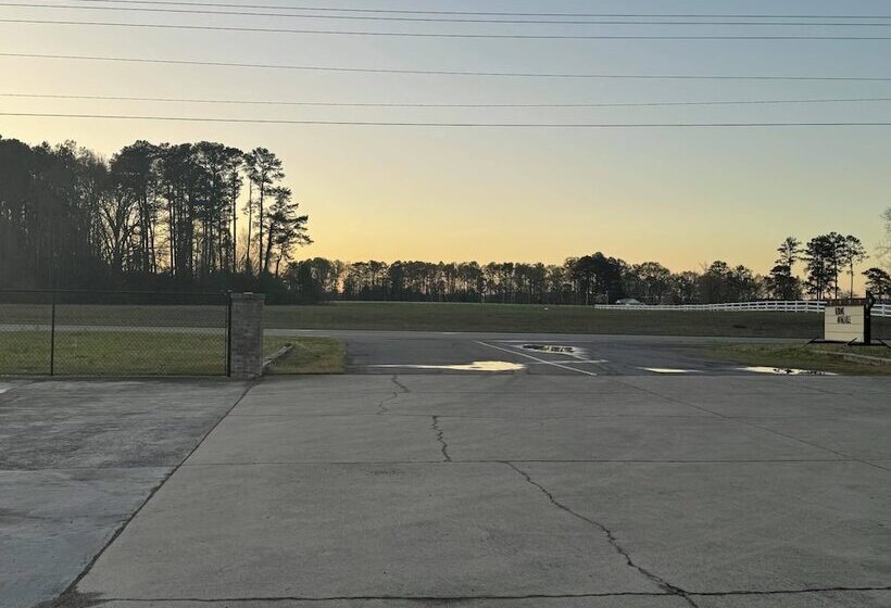 モーテル Weiss Lake Lodge