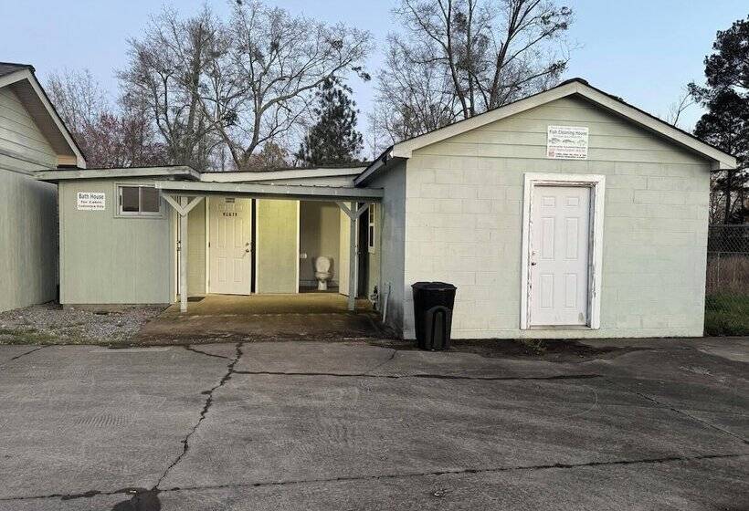 モーテル Weiss Lake Lodge