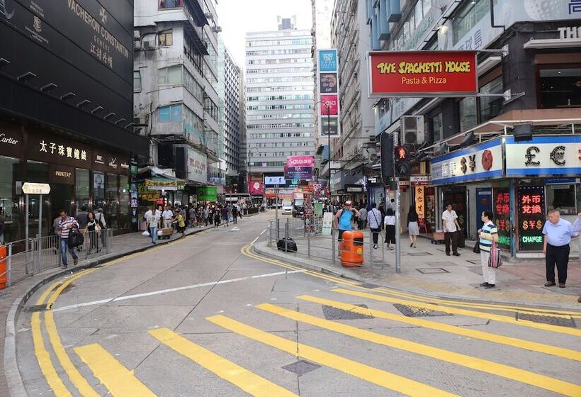 پانسیون D Red Loft