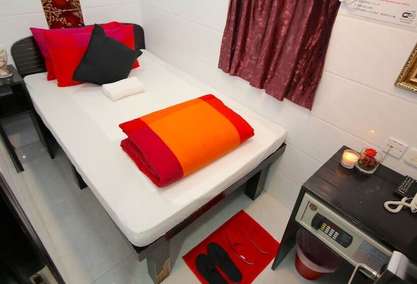 پانسیون D Red Loft