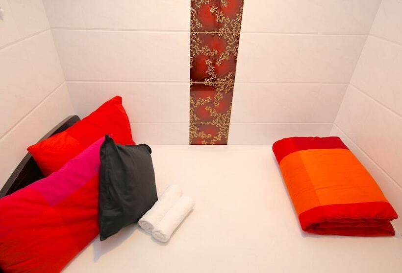 پانسیون D Red Loft