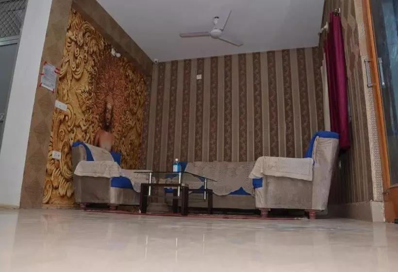 پانسیون Satiya Guest House