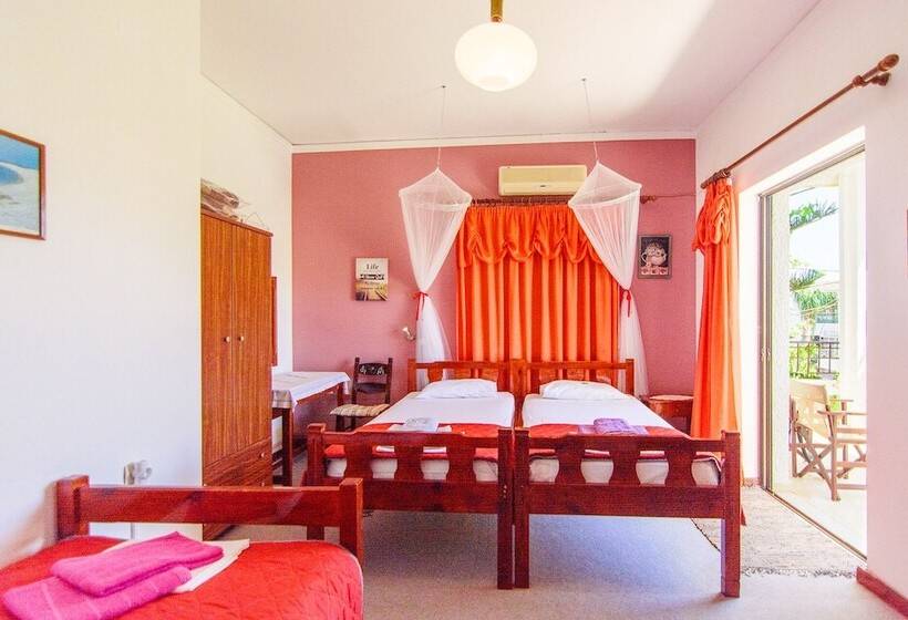 פנסיון Savas Rooms