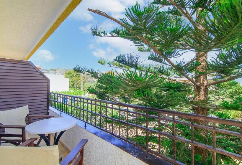 פנסיון Savas Rooms