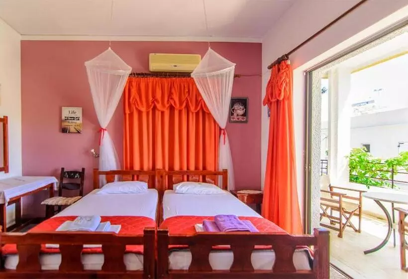 ペンション Savas Rooms