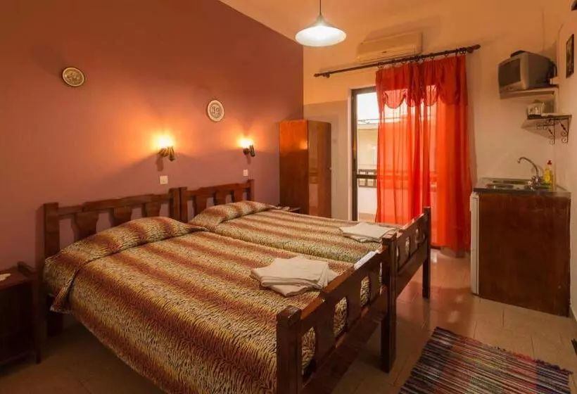 ペンション Savas Rooms