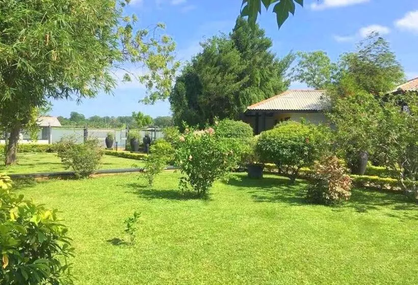 Flower Garden Lake Resort
