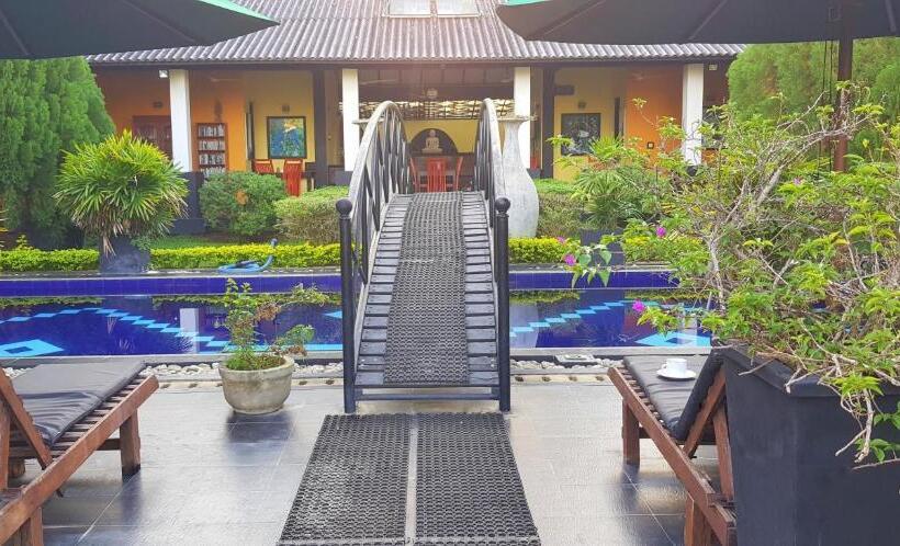 Flower Garden Lake Resort