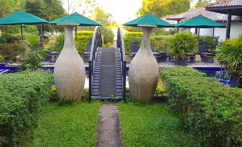 Flower Garden Lake Resort