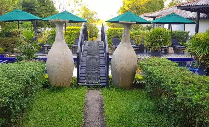 Flower Garden Lake Resort