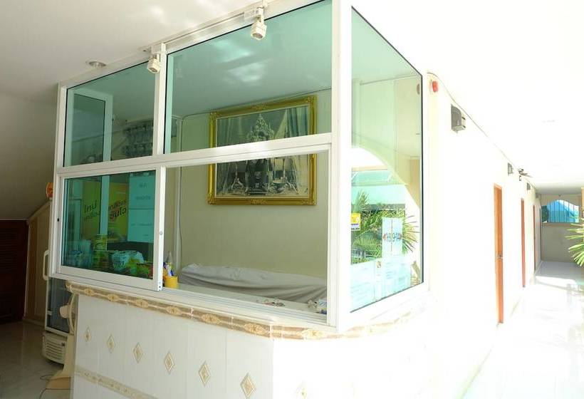 فندق R J House Resort