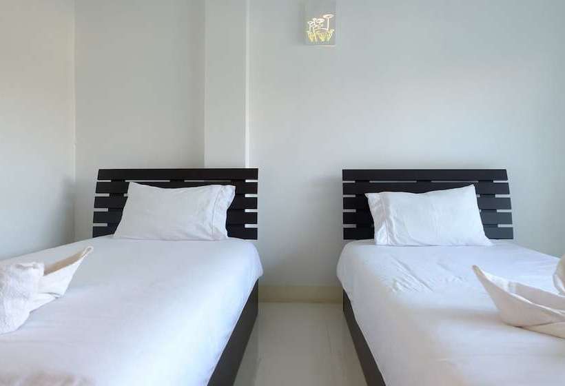 فندق R J House Resort