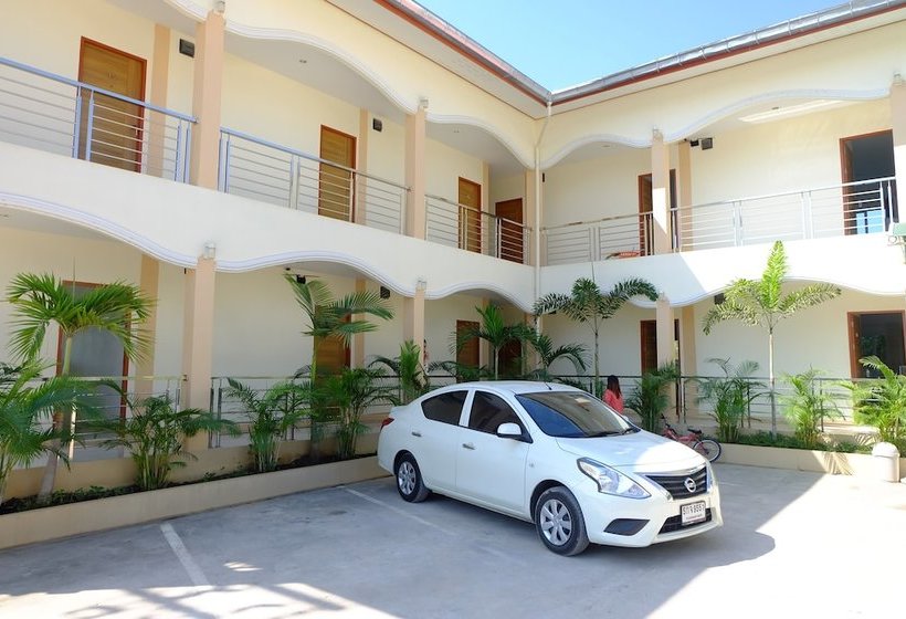 فندق R J House Resort