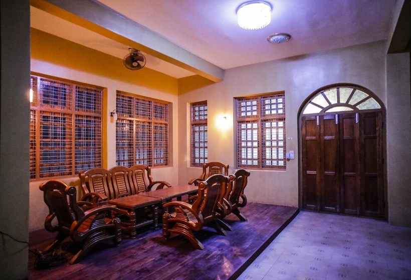 Lux Pillow Hostel   City Centre