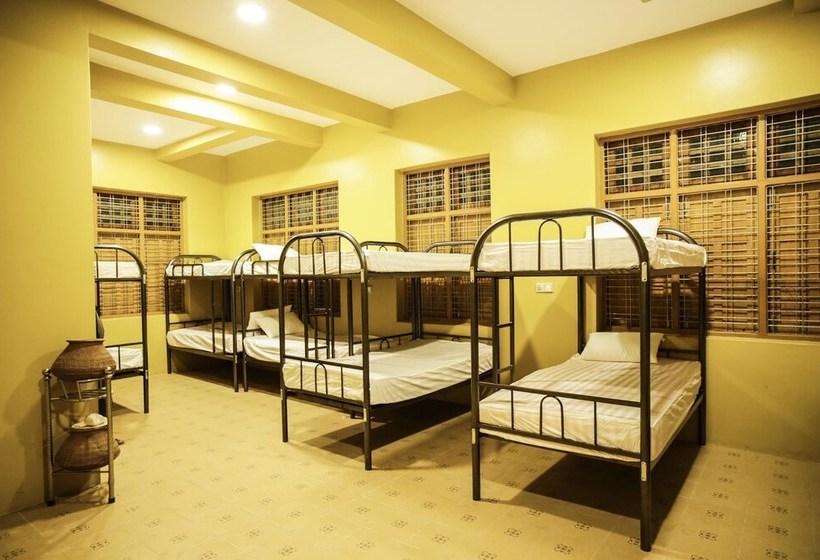 Lux Pillow Hostel   City Centre