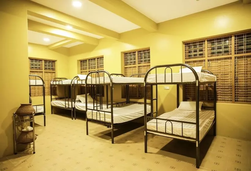 Lux Pillow Hostel   City Centre