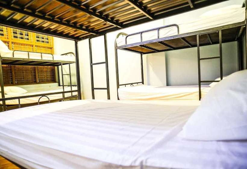 Lux Pillow Hostel   City Centre