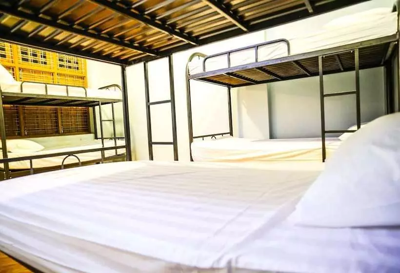 Lux Pillow Hostel   City Centre