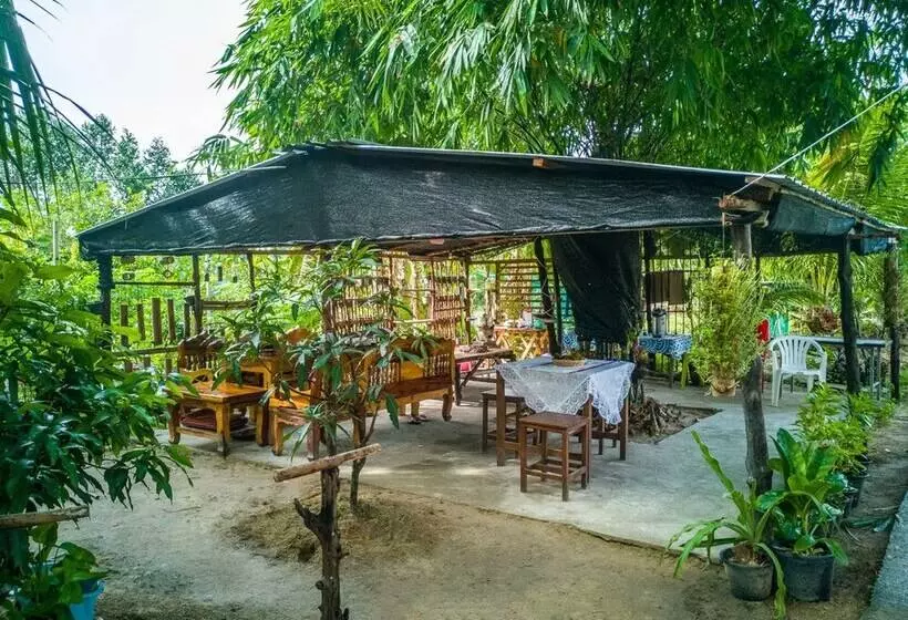 Nisarine Homestay @ Koh Klang   Hostel